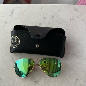 Ray-Ban Gold Aviator Sunglasses with Black Case
